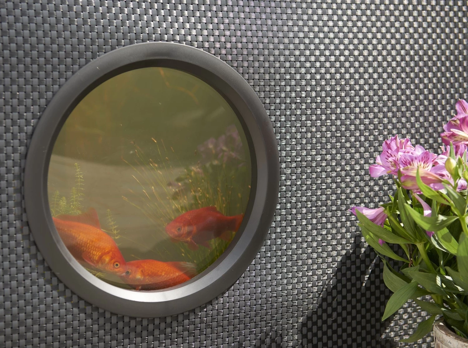 Hozelock Square Raised Rattan Style Pond - Image 3